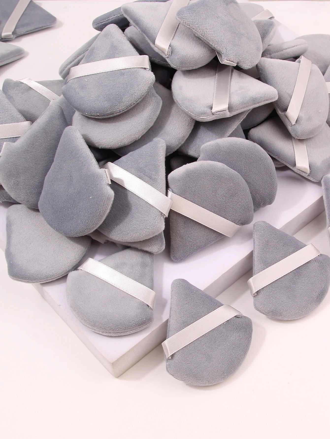 50PCS Triangle Powder Puff Set for Foundation & Loose Powder