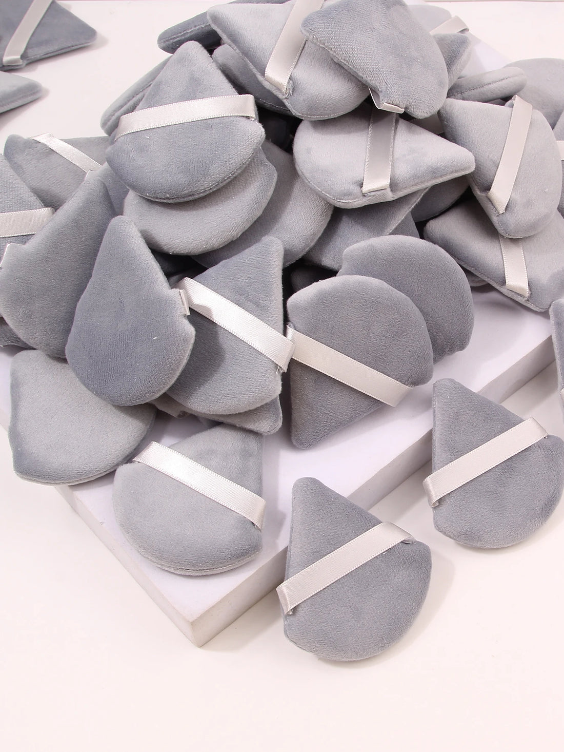 50PCS Triangle Powder Puff Set for Foundation & Loose Powder